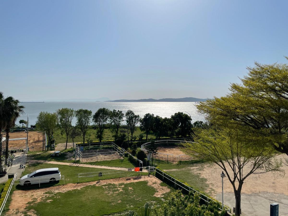 Breeze And Waves Hostel Jinning Экстерьер фото