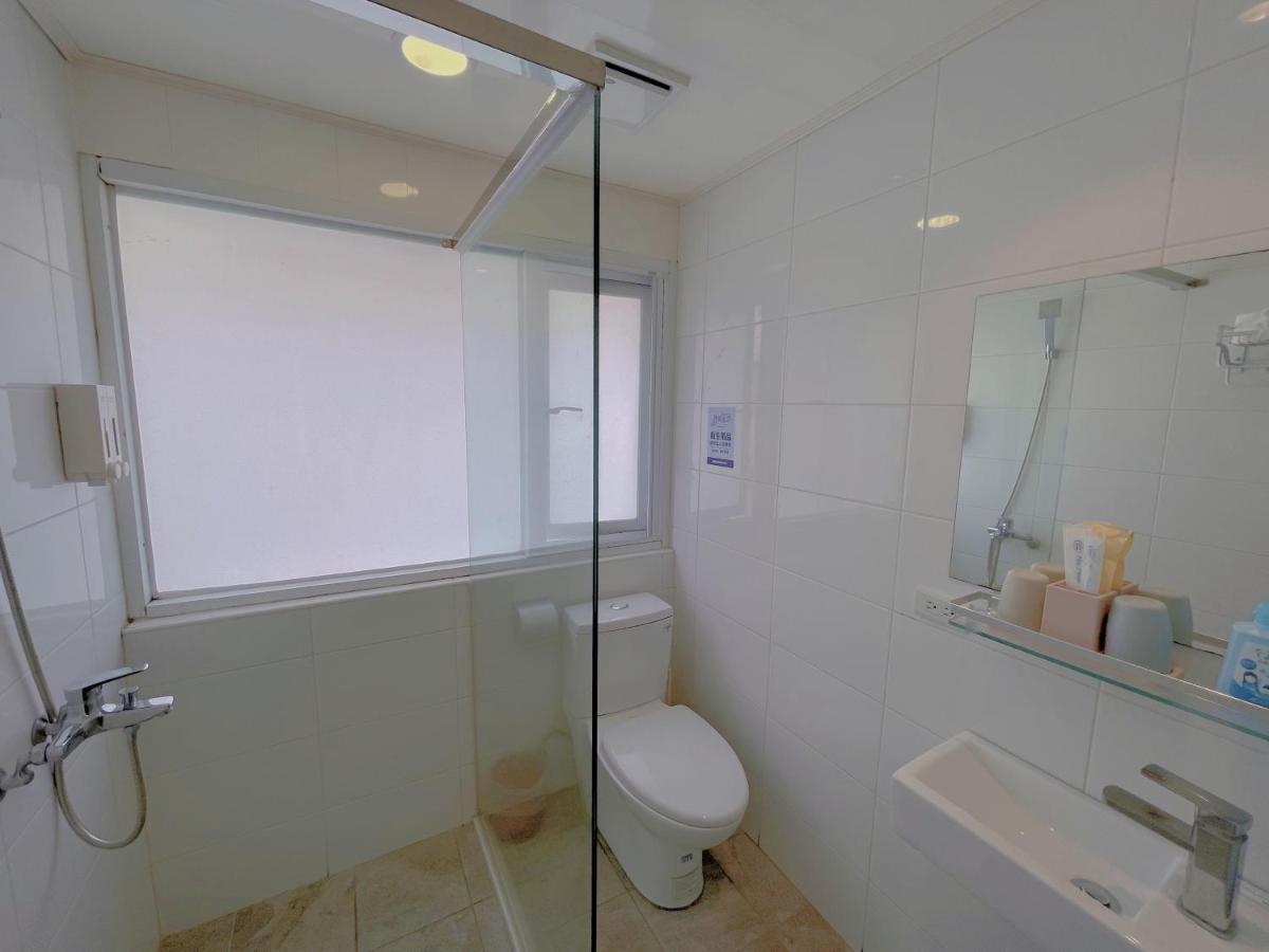 Breeze And Waves Hostel Jinning Экстерьер фото